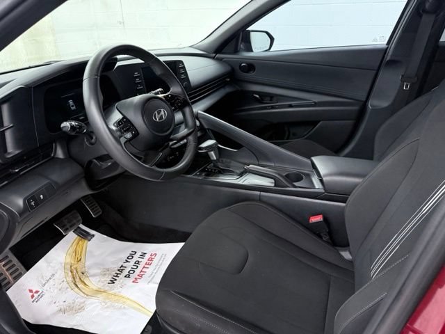 Used 2025 Hyundai Elantra Sport FWD image 15