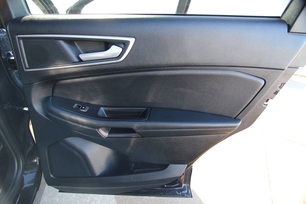 Used 2024 Ford Edge SEL image 35