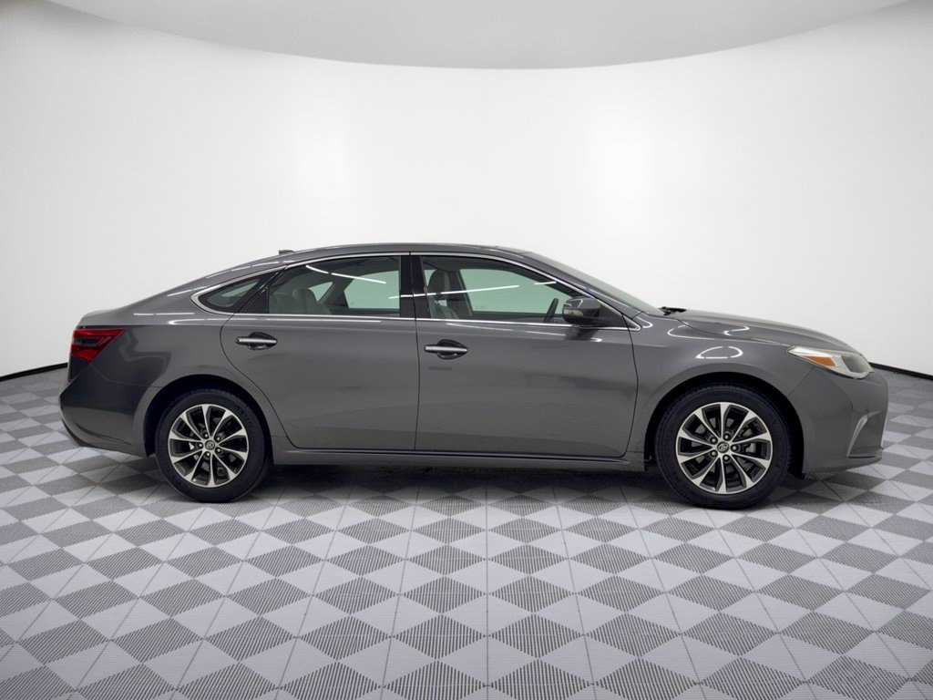 Used 2016 Toyota Avalon XLE FWD image 8