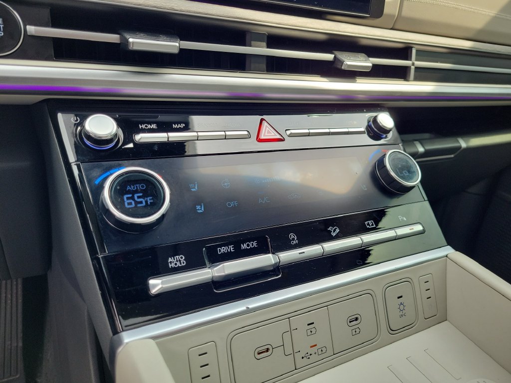 Used 2024 Hyundai Santa Fe Calligraphy FWD image 34