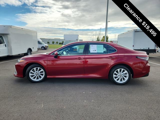 Used 2022 Toyota Camry LE image 5