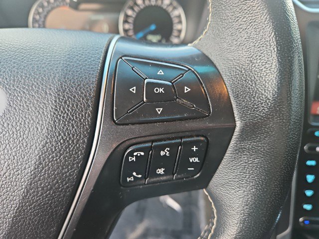 Used 2017 Ford Explorer Platinum image 15