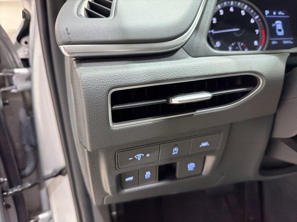 Used 2023 Hyundai Sonata SE image 13