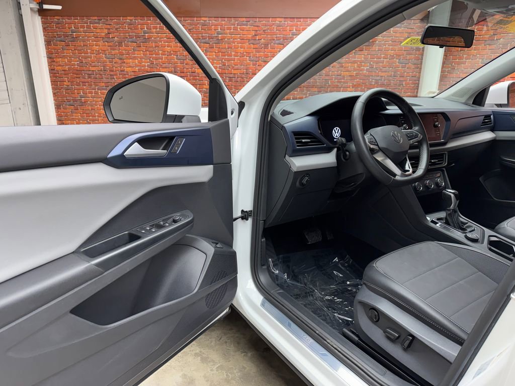 Used 2022 Volkswagen Taos SE image 8