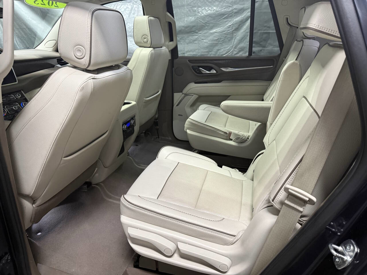 Used 2023 GMC Yukon Denali AWD/4WD image 15