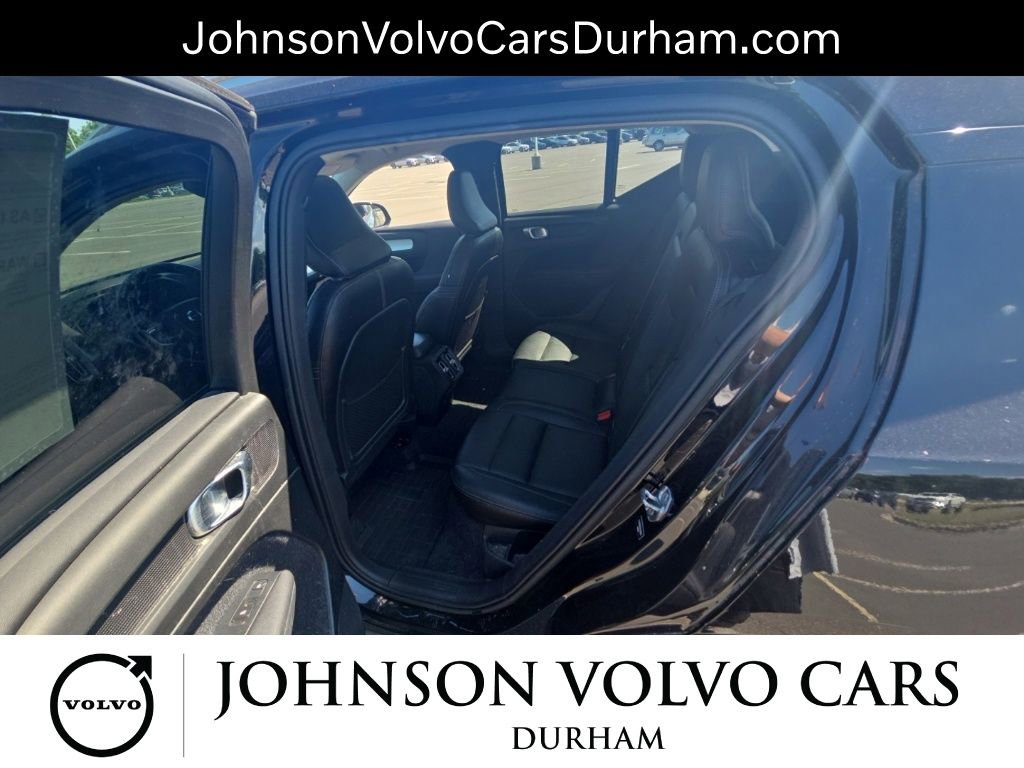 Used 2019 Volvo XC40 T5 Momentum AWD/4WD image 12