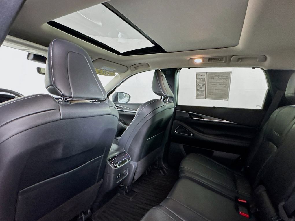 Used 2023 INFINITI QX60 Luxe w/ Performance Audio Package image 19