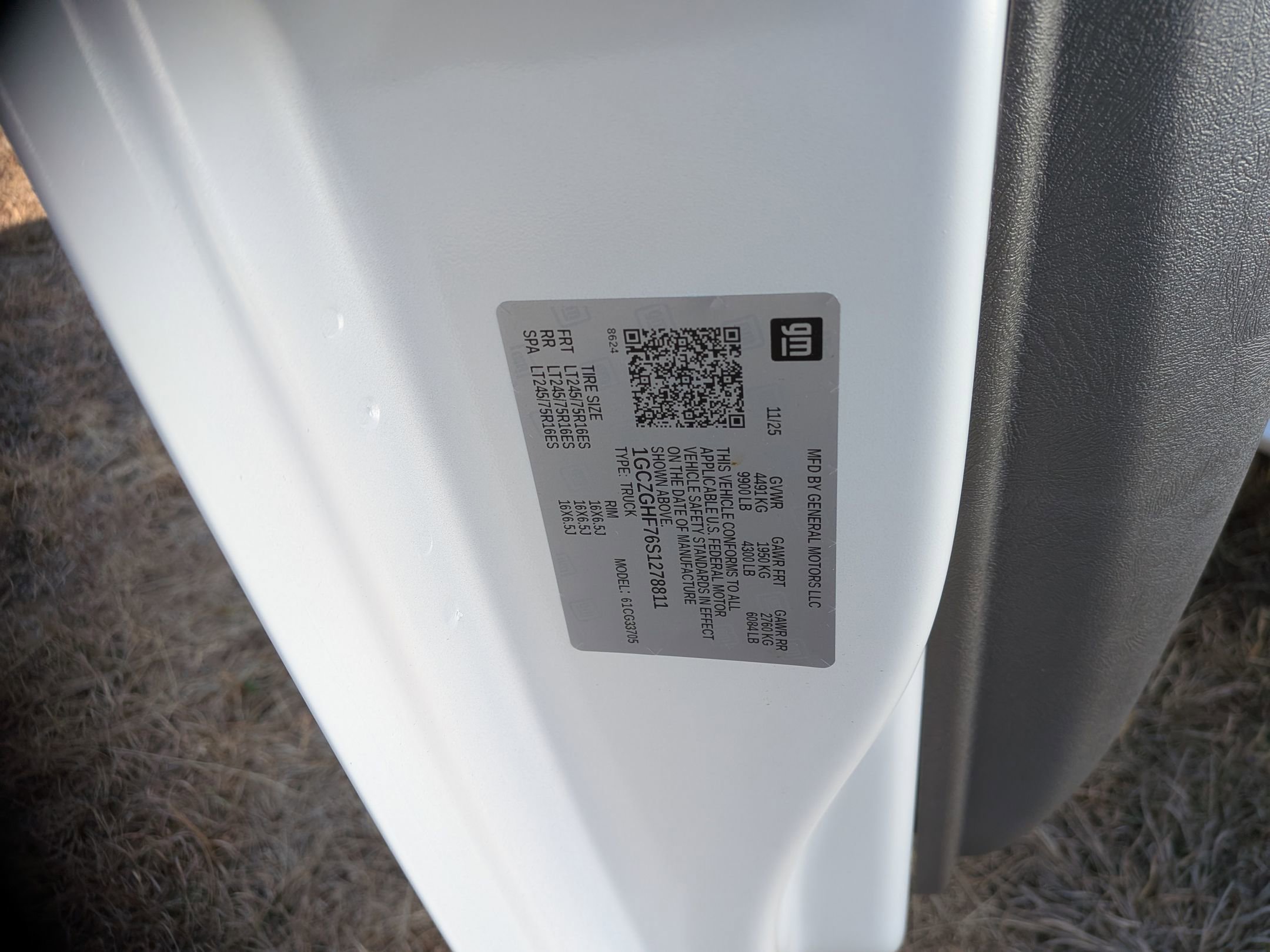 New 2025 Chevrolet Express 3500 Extended w/ Driver Convenience Package image 13