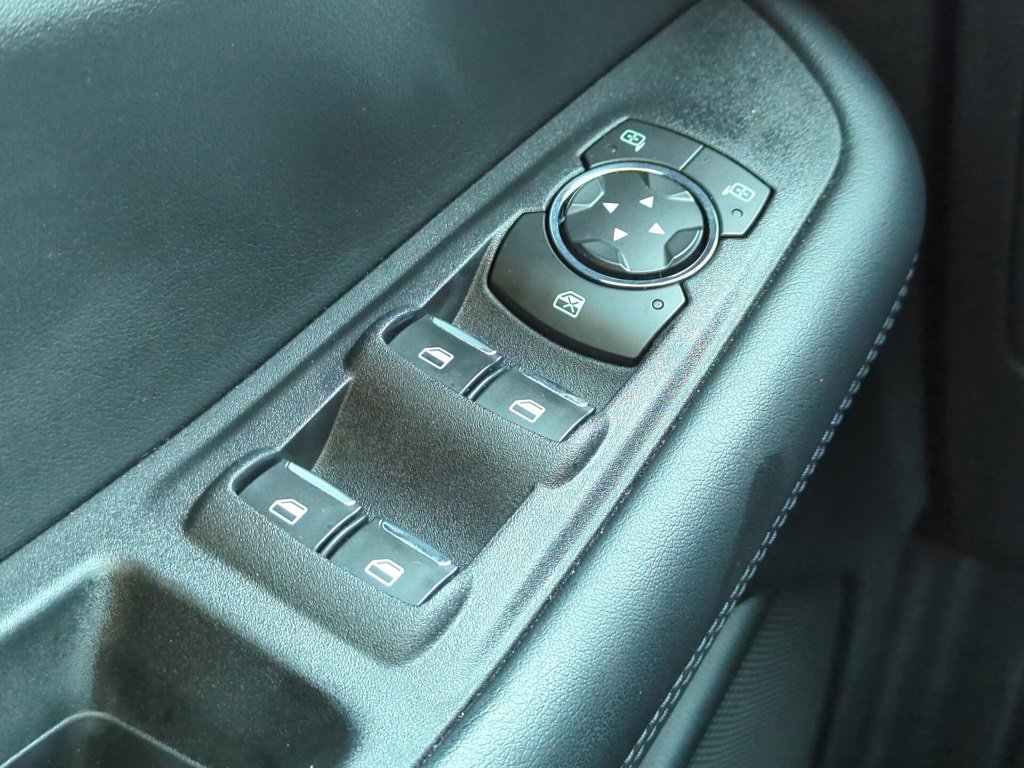 Used 2022 Ford Edge SEL w/ Convenience Package image 25