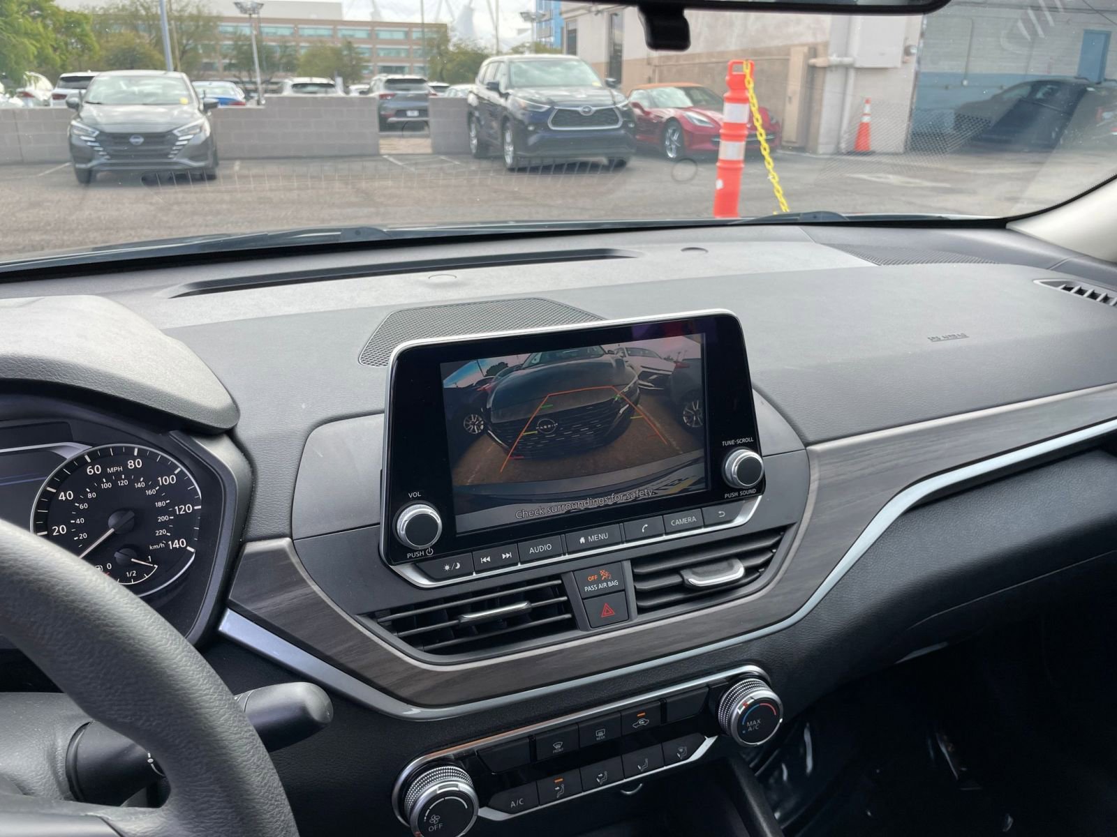 Used 2025 Nissan Altima 2.5 SV image 24