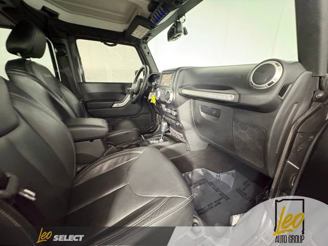 Used 2017 Jeep Wrangler Unlimited Sahara w/ Connectivity Group image 9