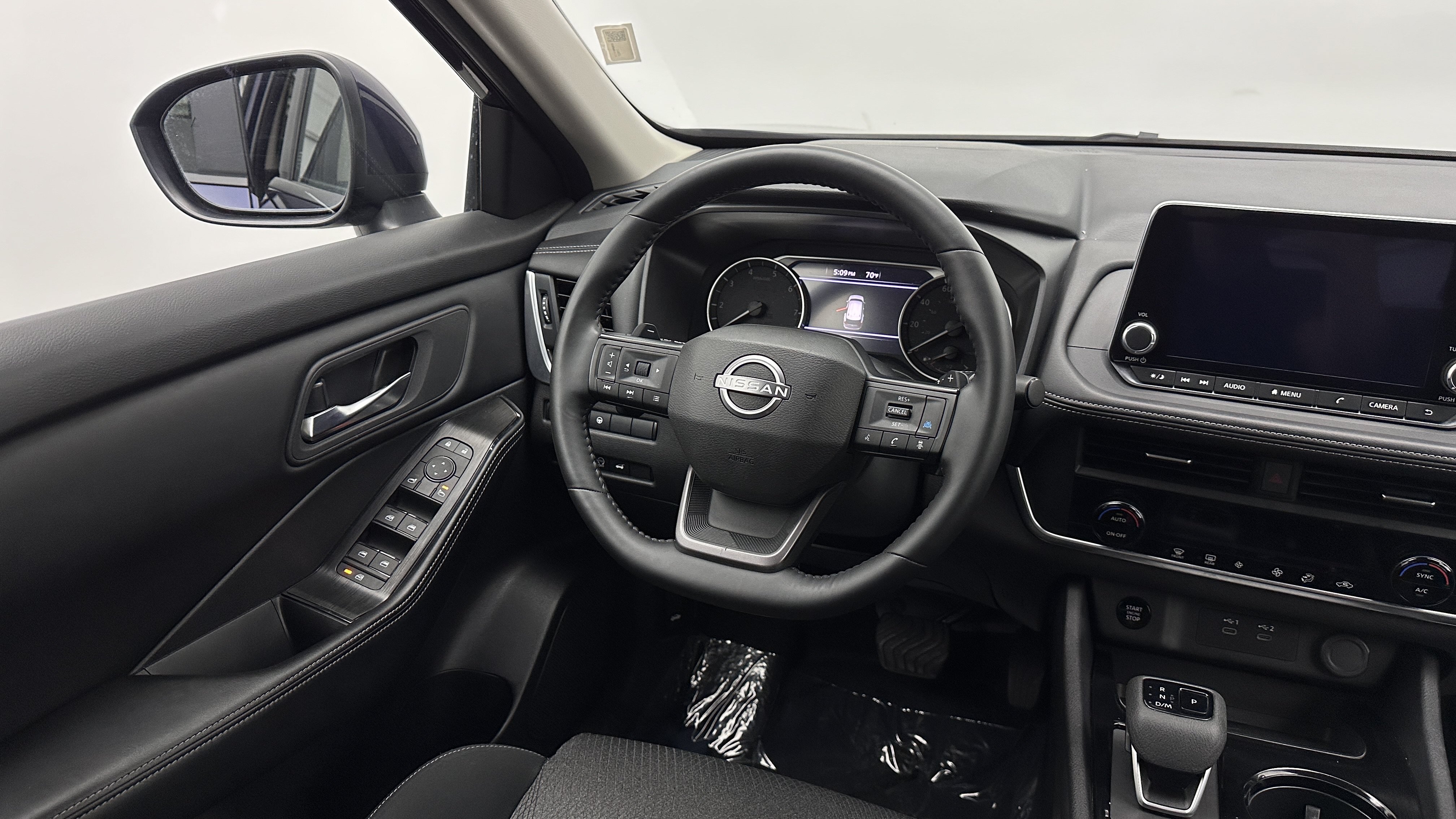 Used 2025 Nissan Rogue SV AWD/4WD image 27