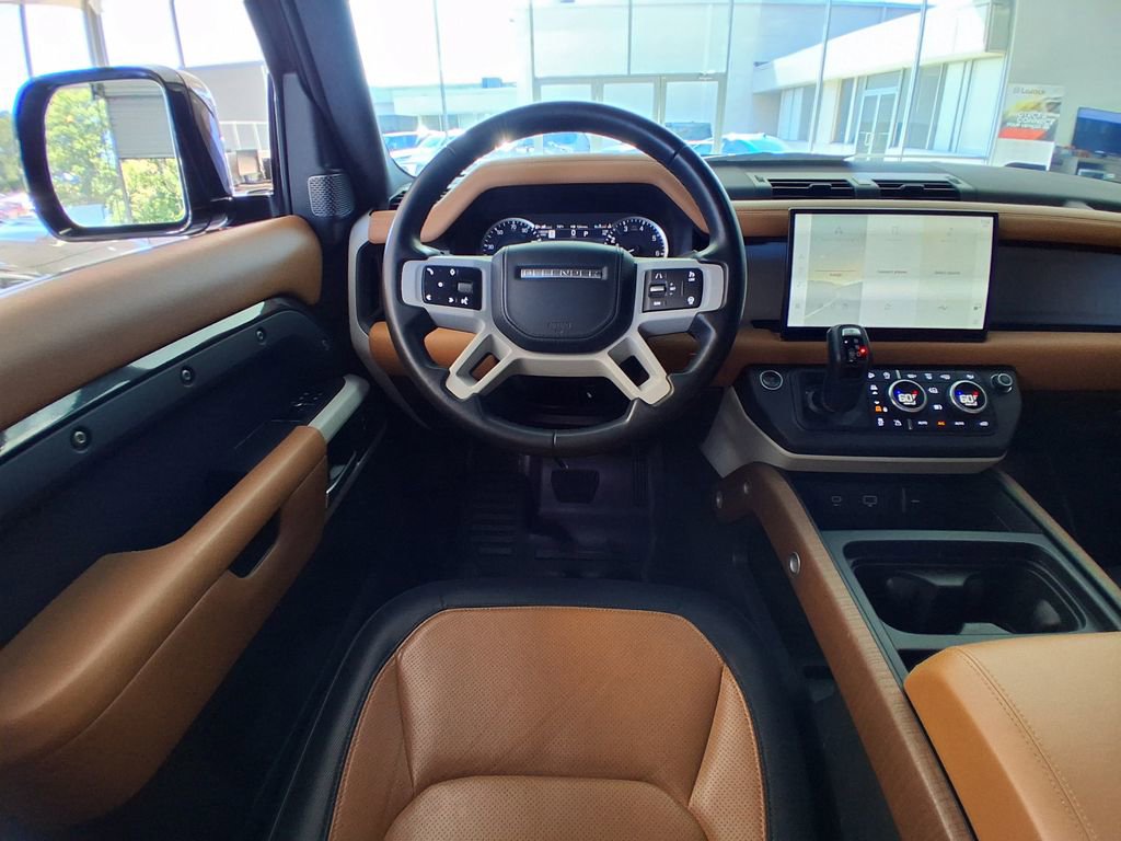 Used 2023 Land Rover Defender 90 X-Dynamic SE image 9
