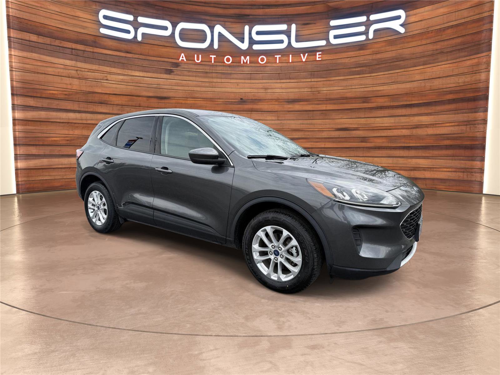 Used 2020 Ford Escape SE image 9