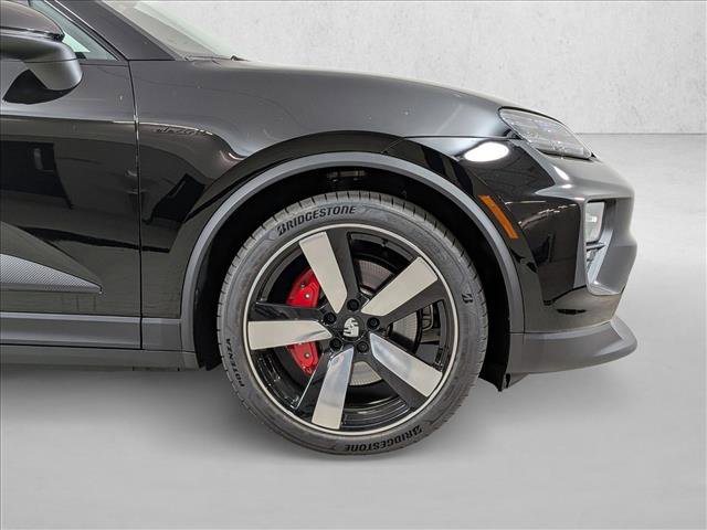 New 2026 Porsche Macan 4S Electric image 11