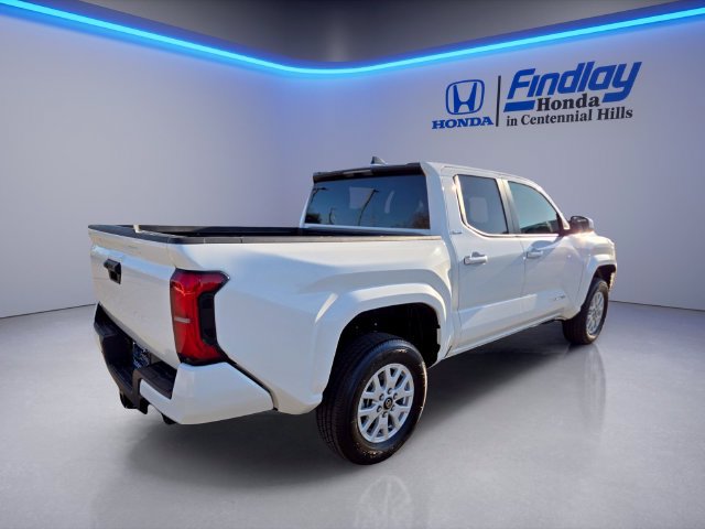 Used 2025 Toyota Tacoma SR5 AWD/4WD image 4