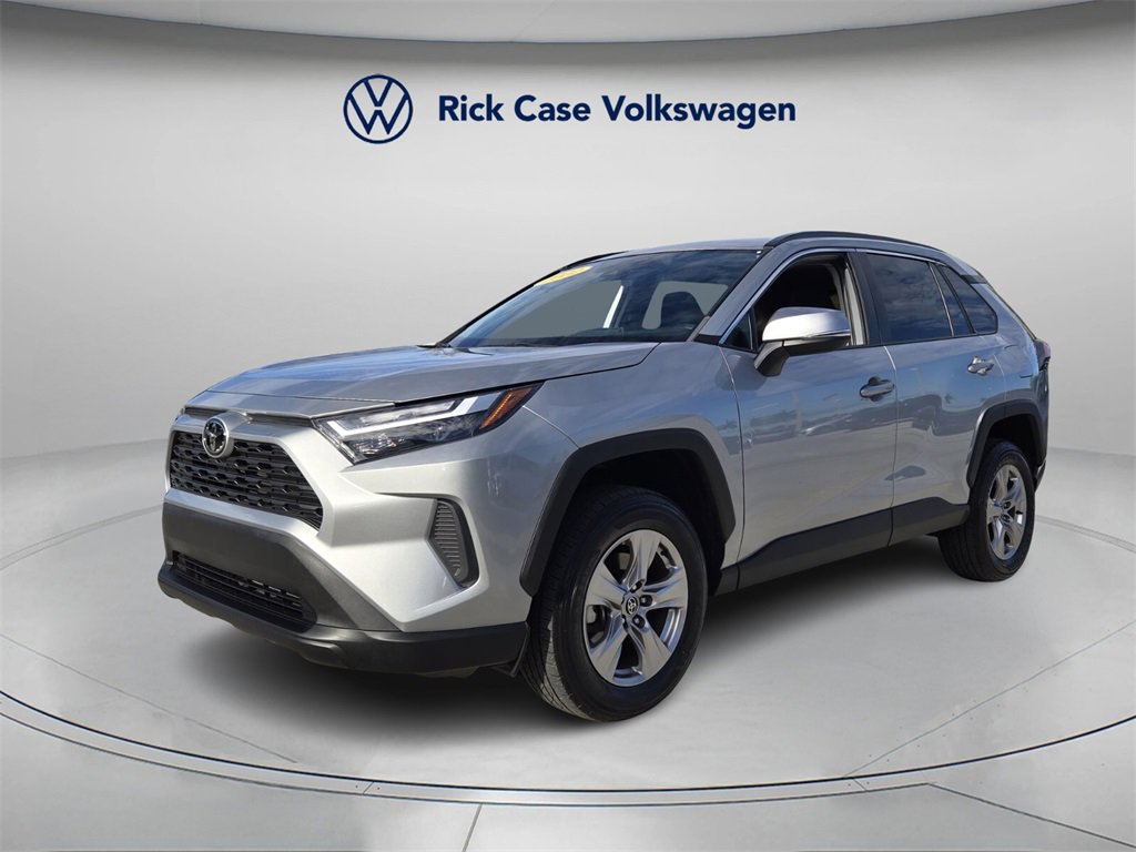 Used 2022 Toyota RAV4 XLE image 8
