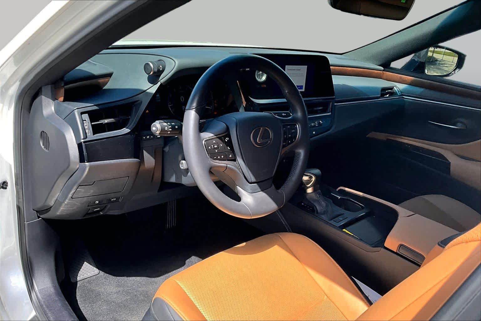 Used 2025 Lexus ES 350 w/ Premium Package FWD image 18