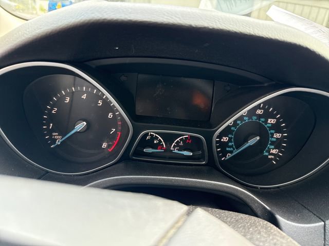 Used 2014 Ford Focus SE w/ SE Sport Package FWD image 17