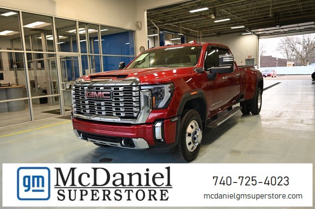 Used 2024 GMC Sierra 3500 Denali image 1