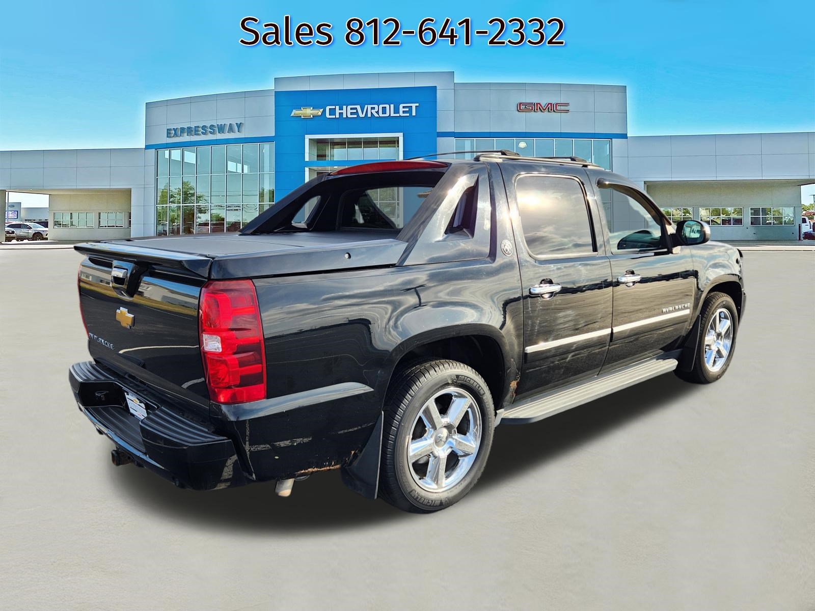 Used 2013 Chevrolet Avalanche LTZ image 7