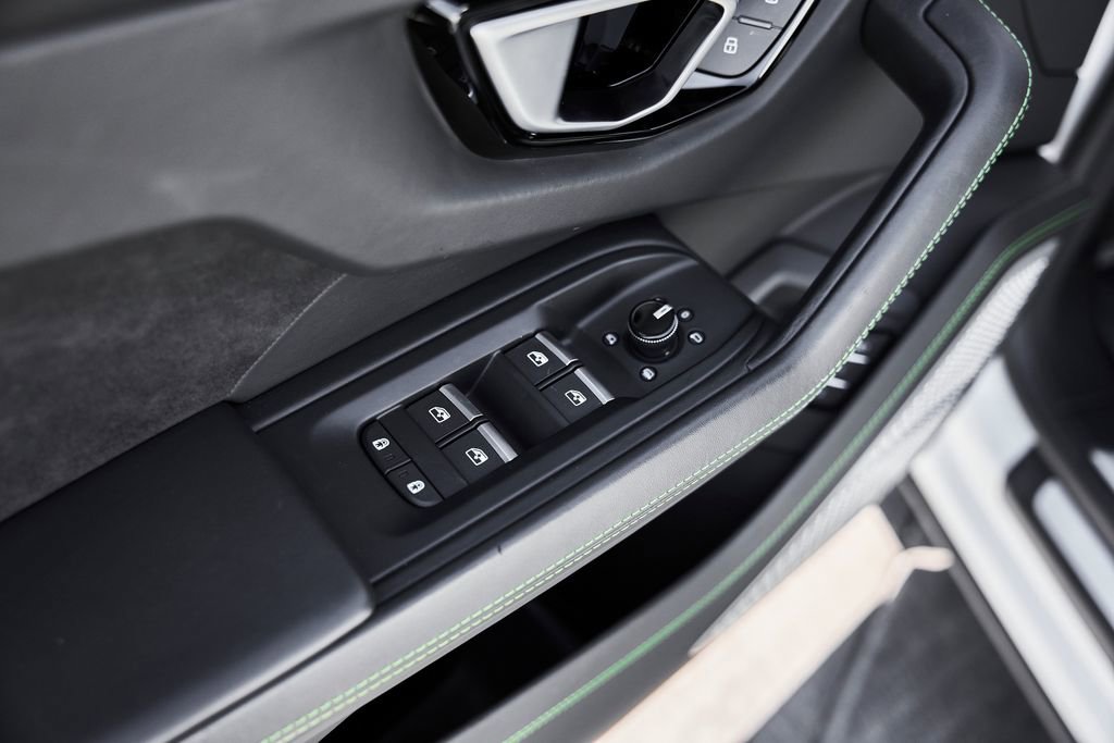 Used 2021 Lamborghini Urus image 27