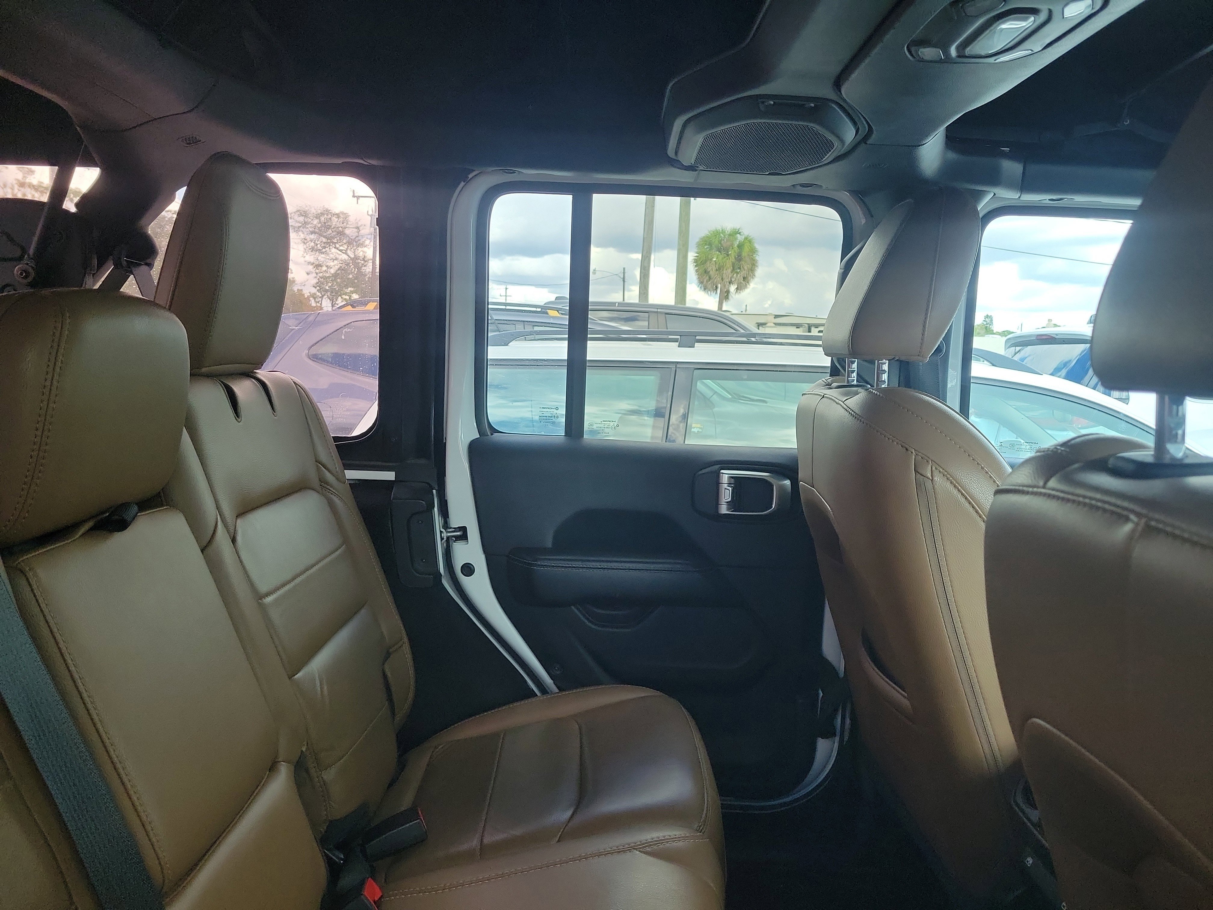 Used 2020 Jeep Wrangler Unlimited Sahara image 10