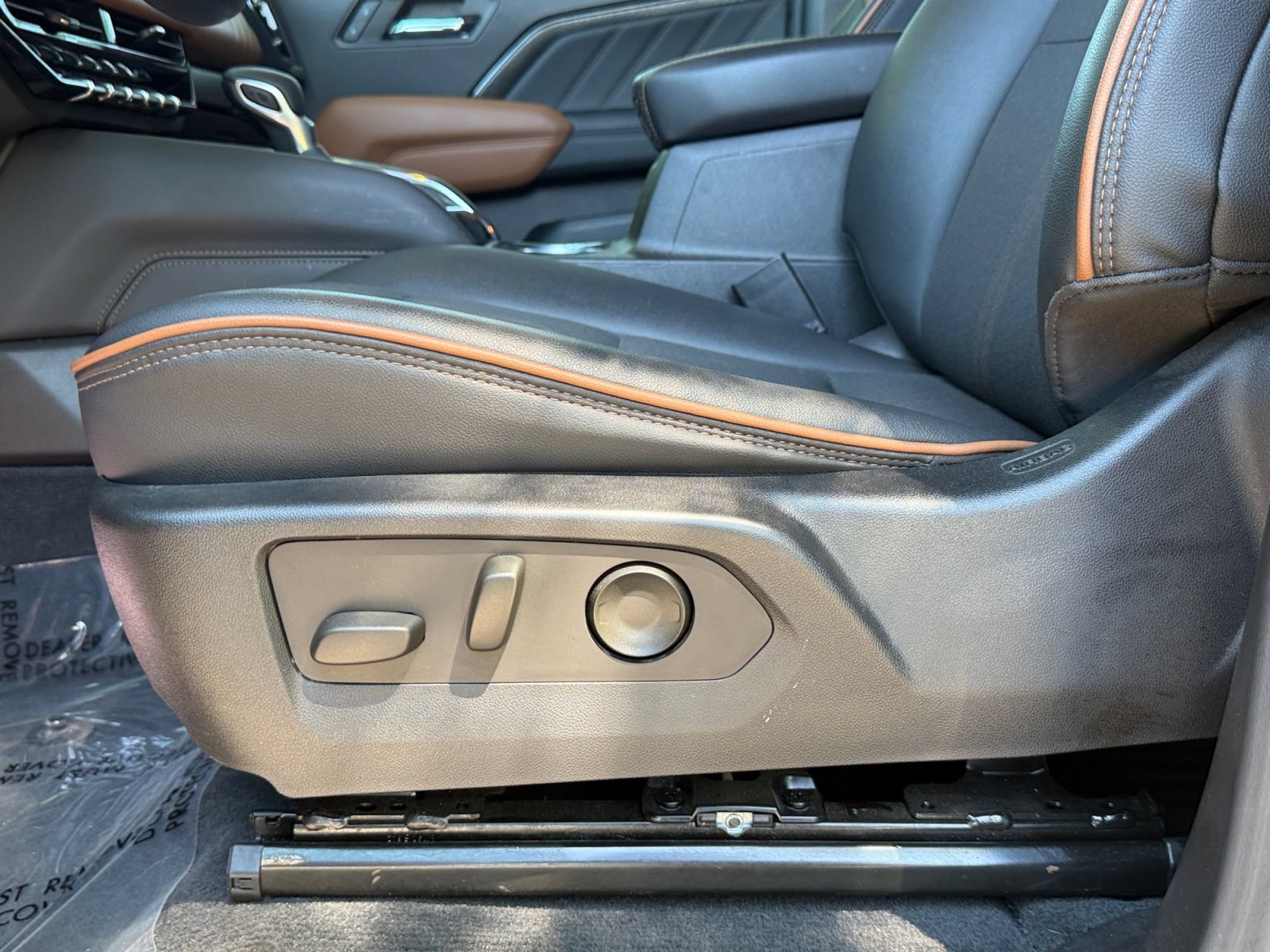 Used 2023 GMC Canyon AT4 w/ Canyon Safety Plus Package AWD/4WD image 21