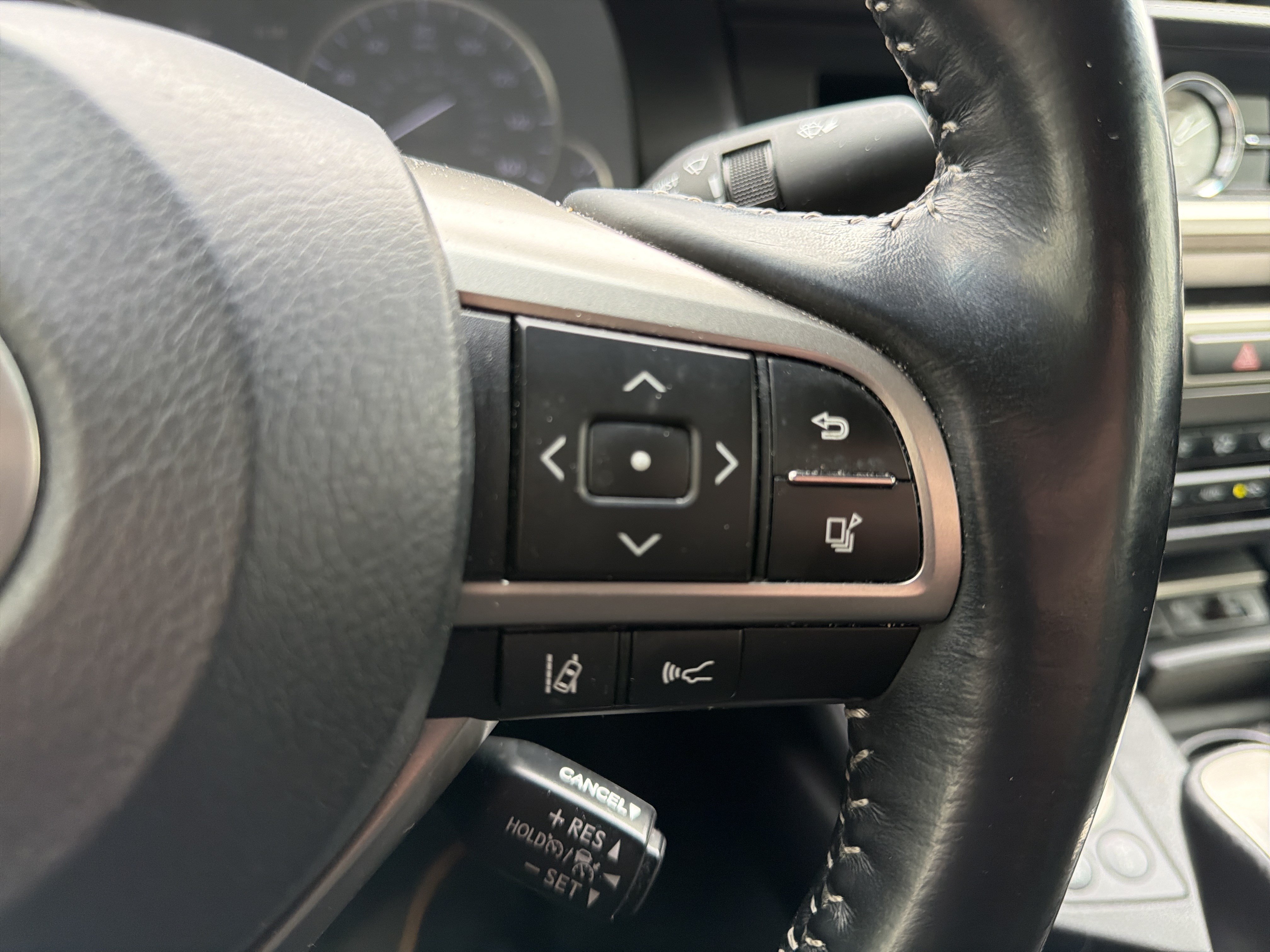 Used 2017 Lexus ES 300h w/ Luxury Package FWD image 20