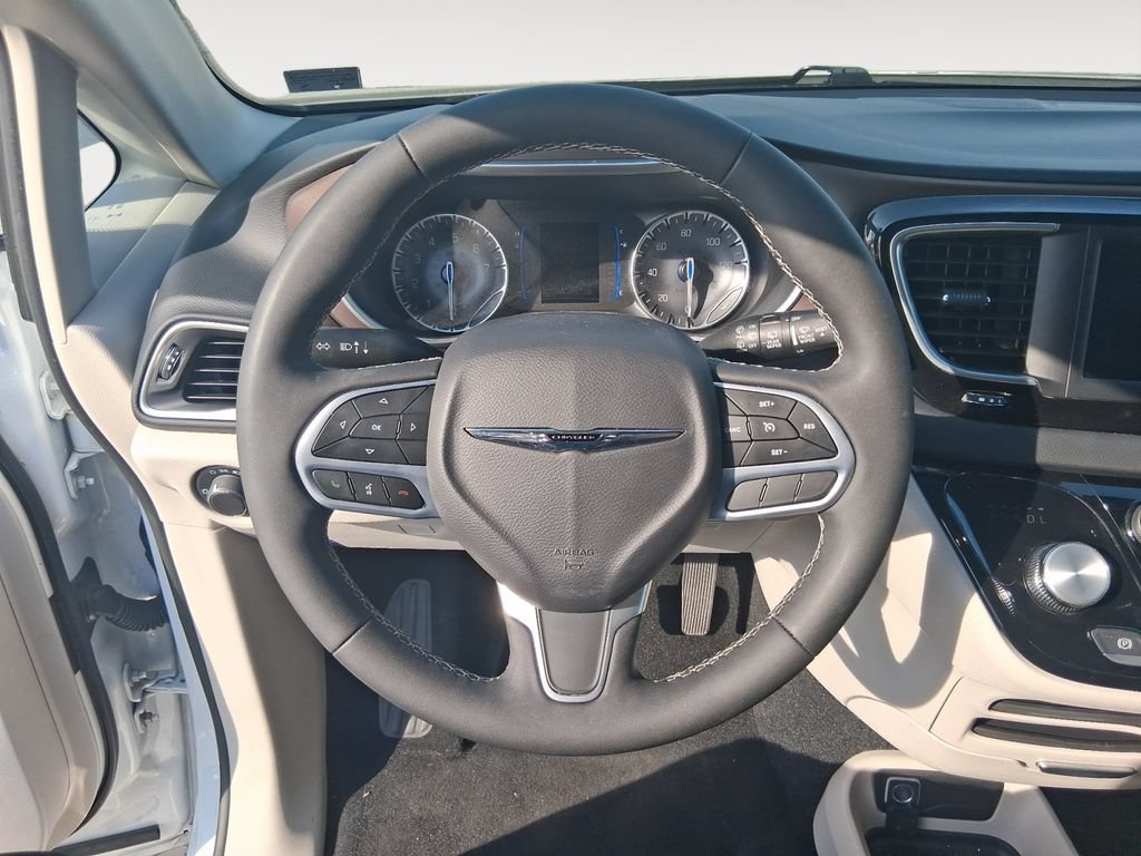 Used 2024 Chrysler Voyager LX FWD image 12