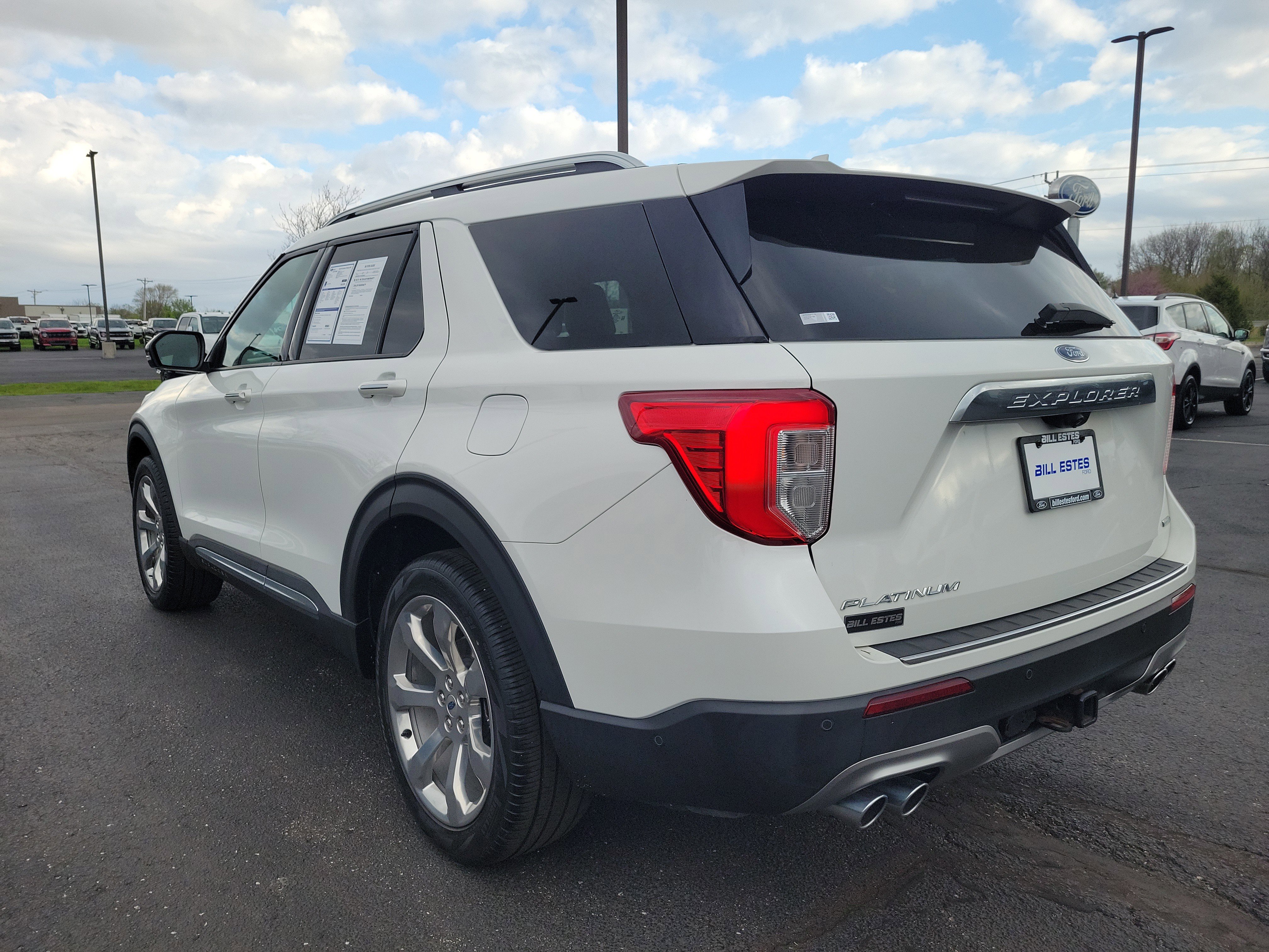 Used 2020 Ford Explorer Platinum w/ Premium Technology Package image 2