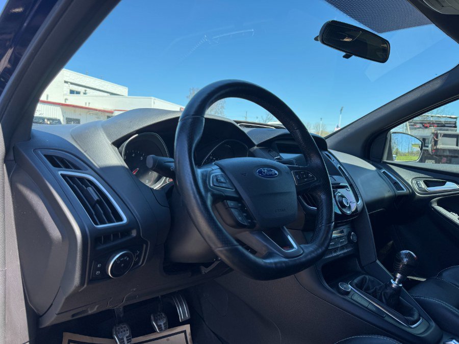 Used 2016 Ford Focus ST w/ Equipment Group 401A FWD image 14