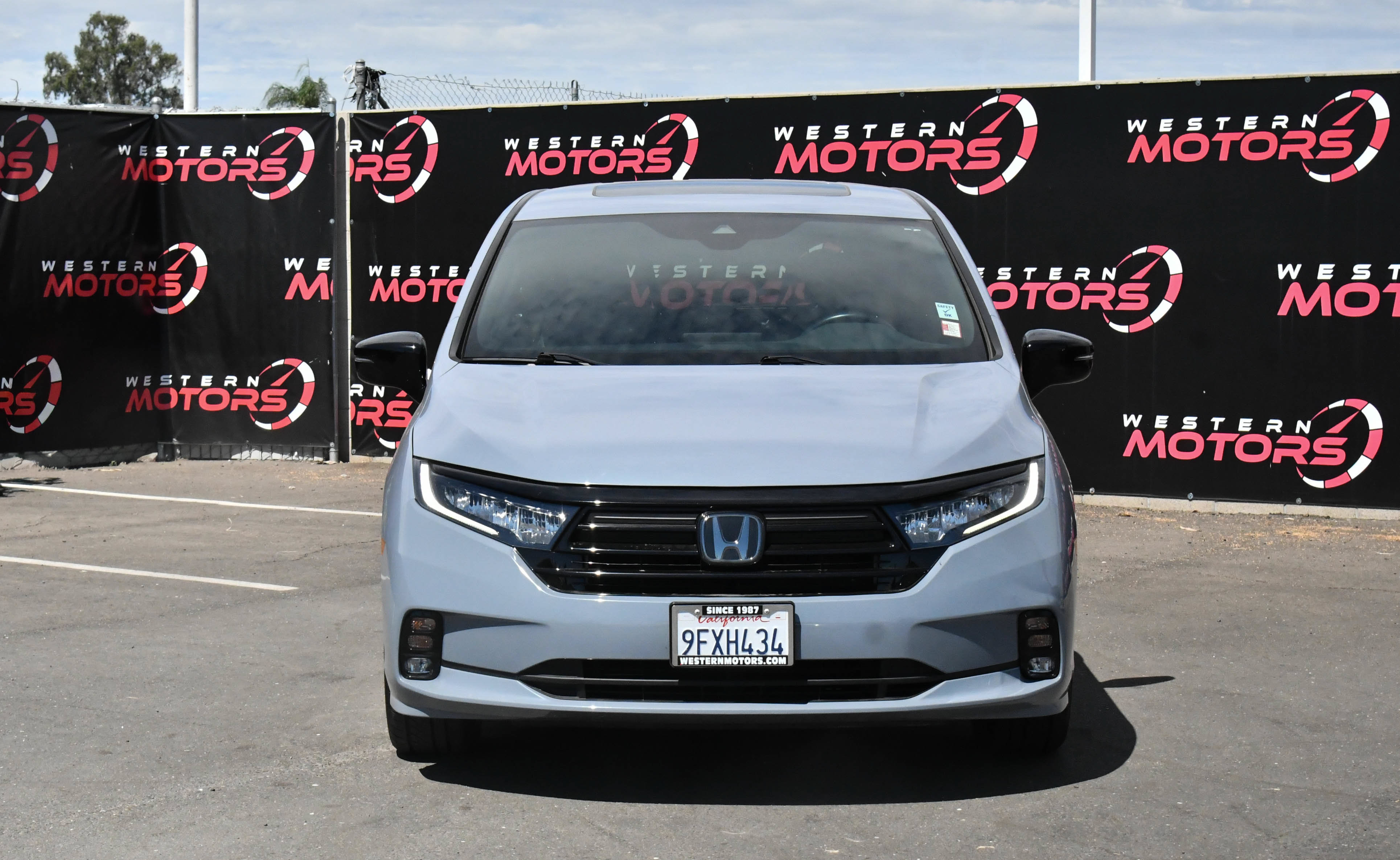 Used 2023 Honda Odyssey Sport image 2