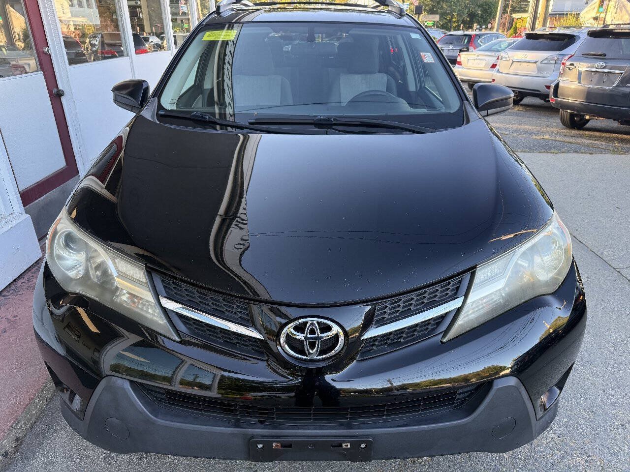 Used 2014 Toyota RAV4 LE AWD/4WD image 4