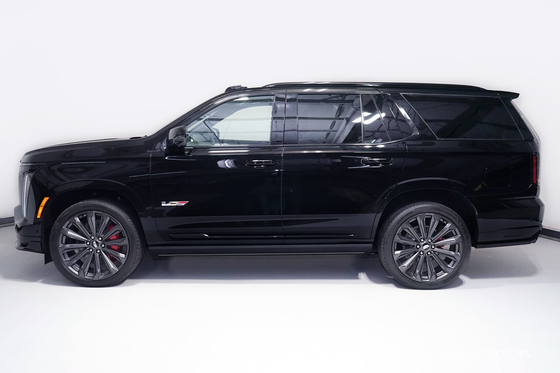 Used 2025 Cadillac Escalade V AWD/4WD image 5