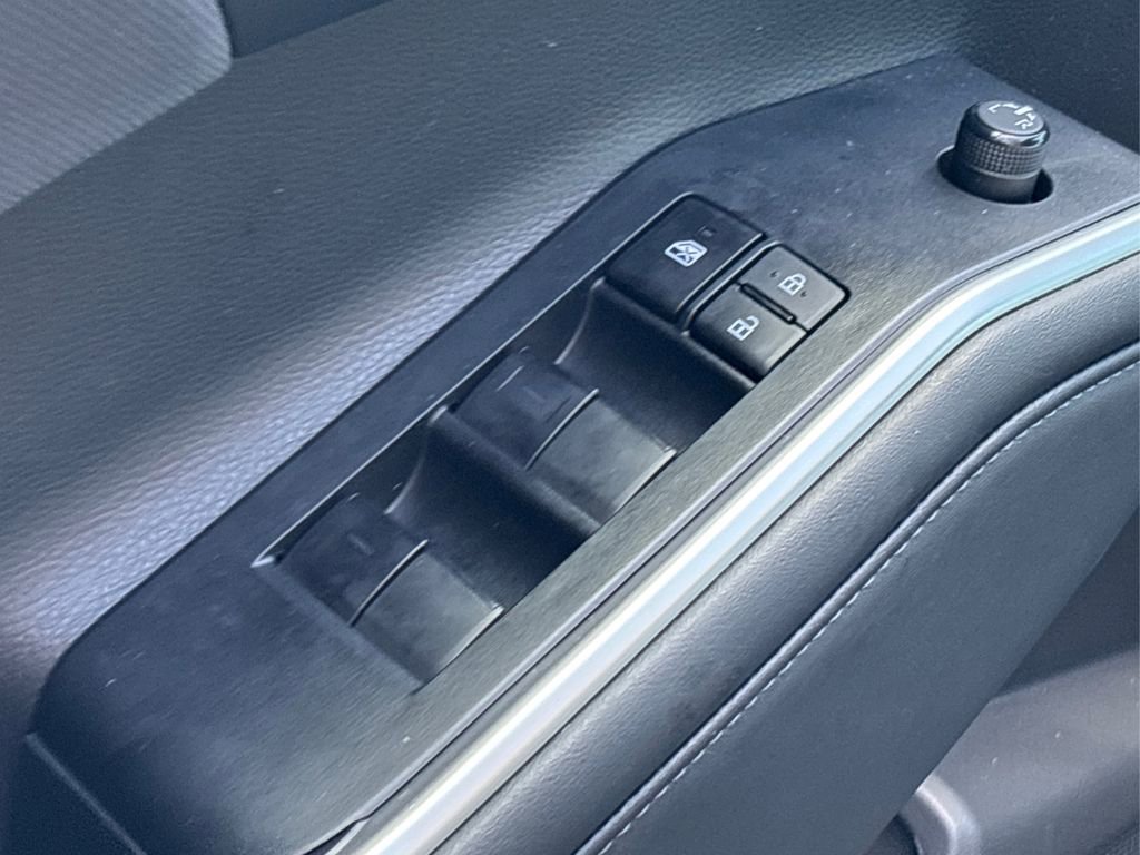 Used 2023 Toyota Highlander LE image 33