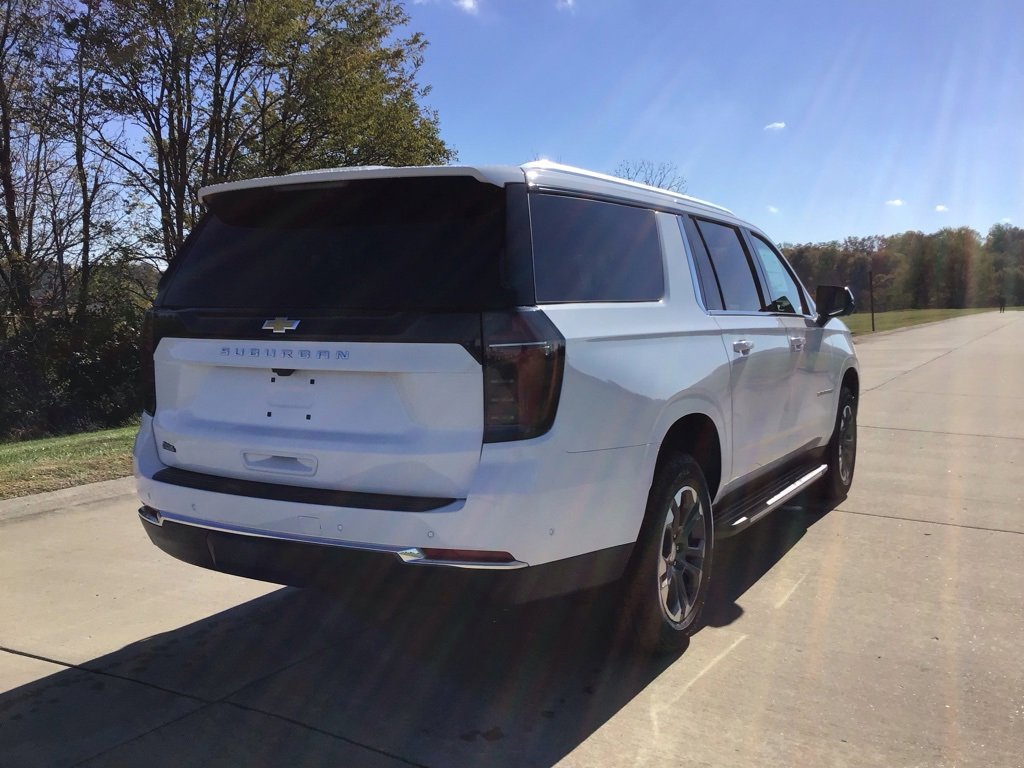 New 2026 Chevrolet Suburban LS image 3