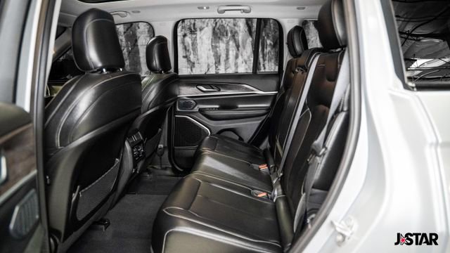 Used 2024 Jeep Grand Cherokee Limited 4xe image 12