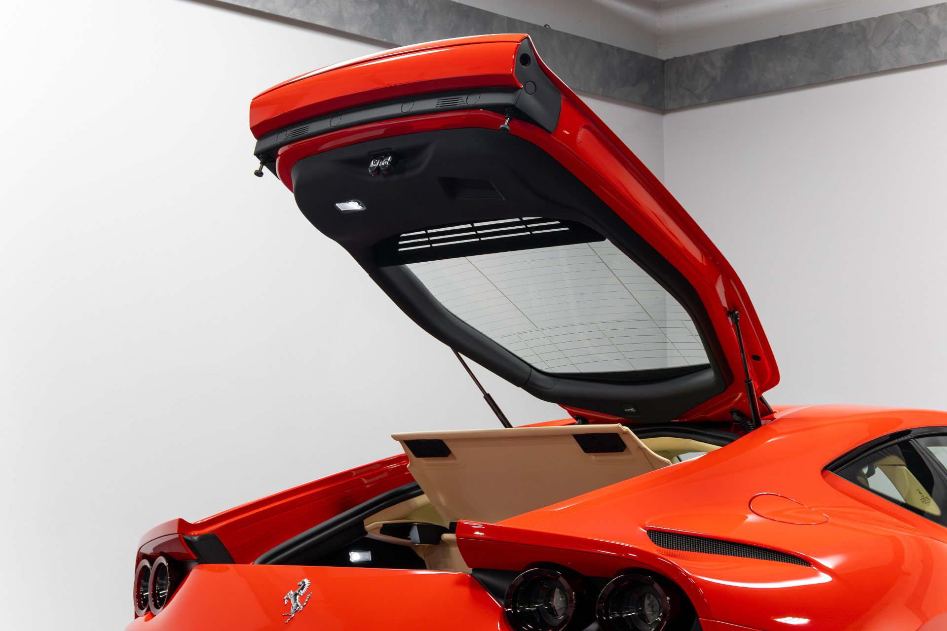 Used 2018 Ferrari 812 Superfast image 56