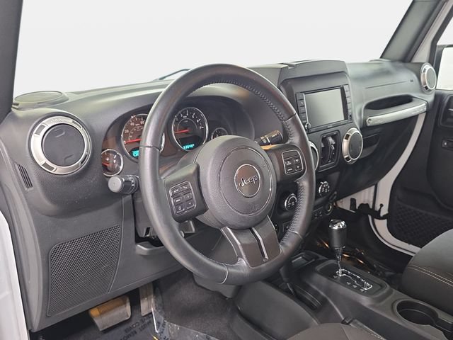 Used 2017 Jeep Wrangler Unlimited Sahara w/ Connectivity Group AWD/4WD image 13