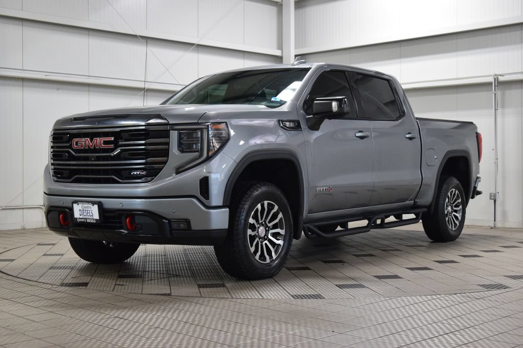 Used 2023 GMC Sierra 1500 AT4 w/ Technology Package AWD/4WD image 3
