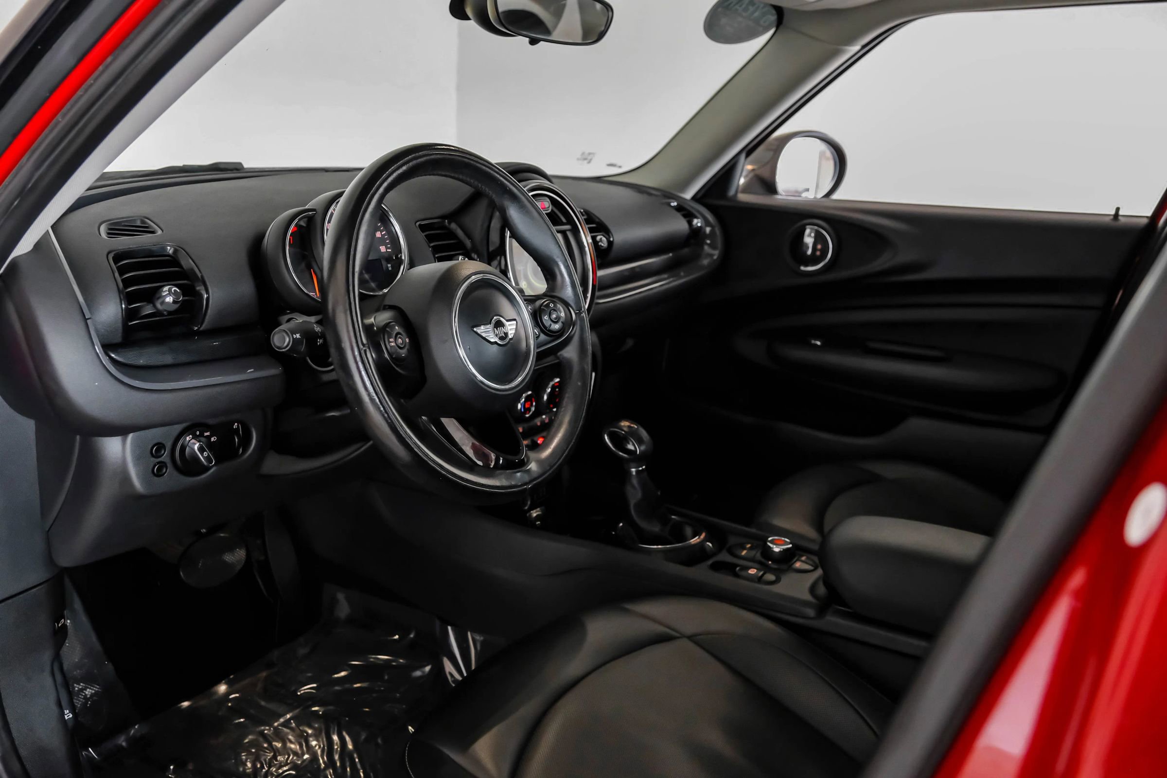 Used 2017 MINI Cooper Clubman ALL4 image 2