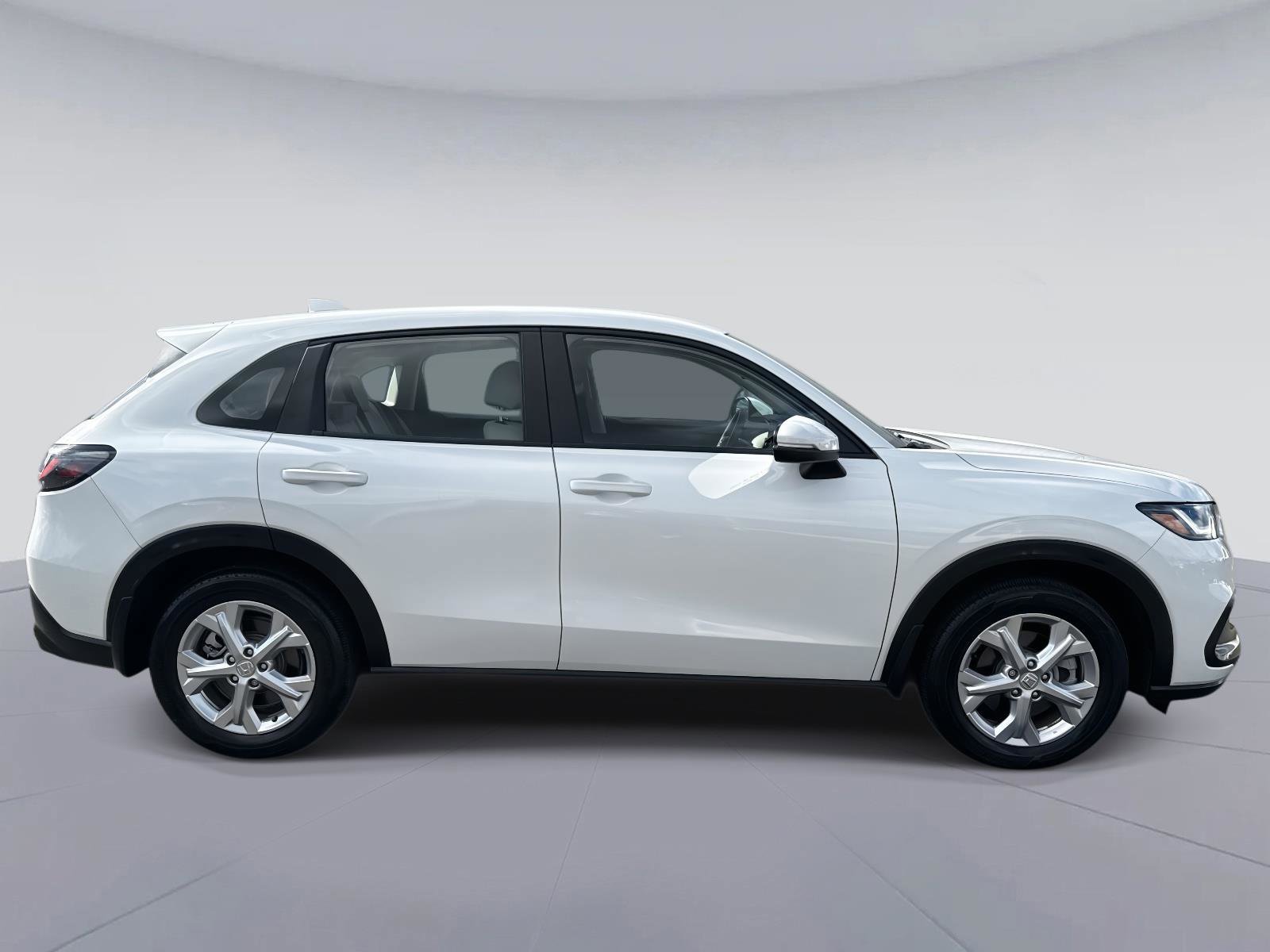 Certified 2023 Honda HR-V LX image 2