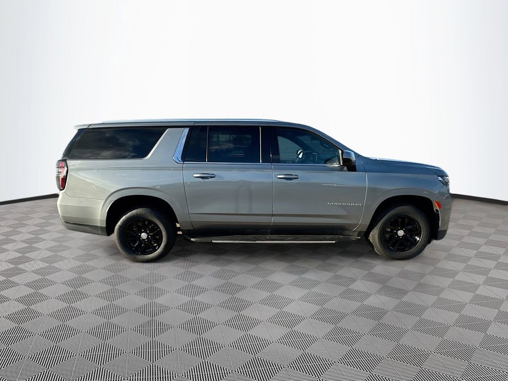 Used 2023 Chevrolet Suburban LT image 4