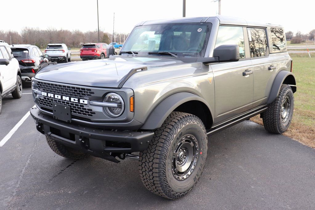 New 2025 Ford Bronco Badlands w/ Sasquatch Package image 3