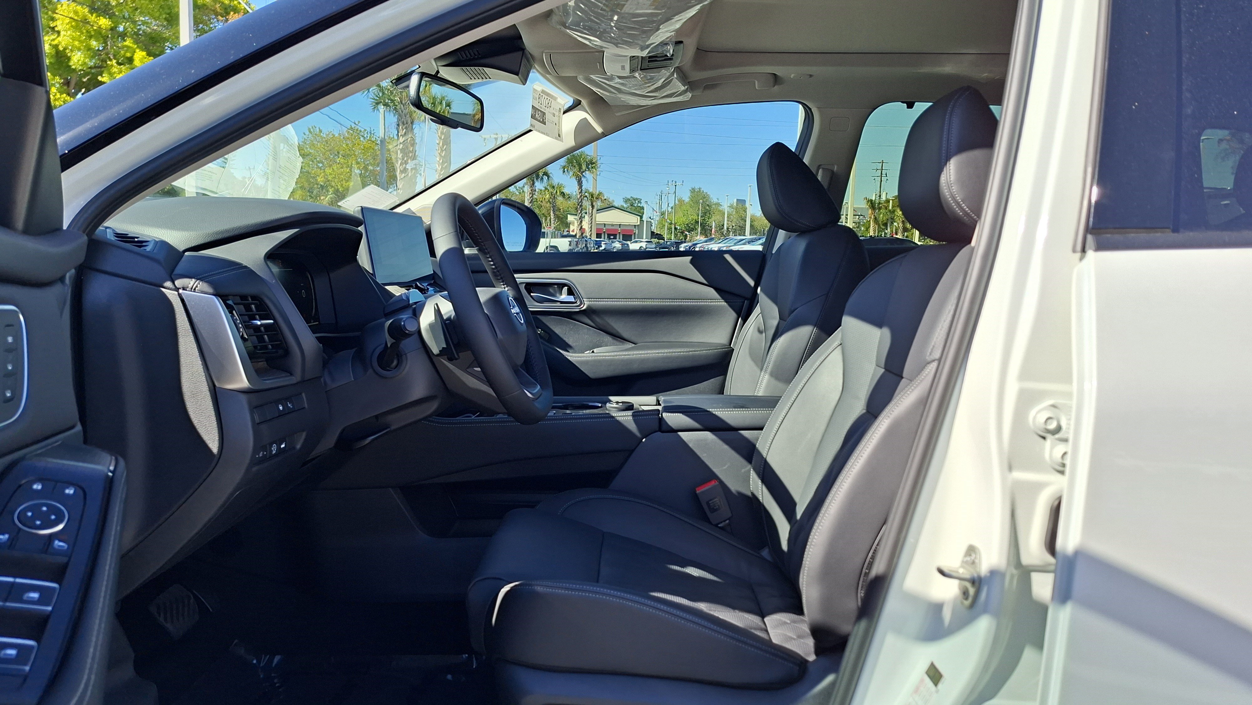 New 2026 Nissan Rogue Platinum image 6