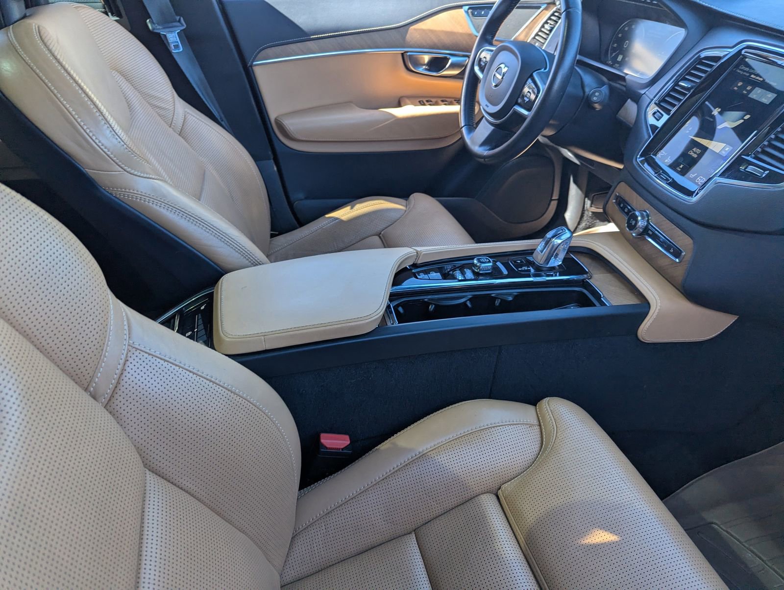 Used 2018 Volvo XC90 T8 Inscription w/ Luxury Package image 11