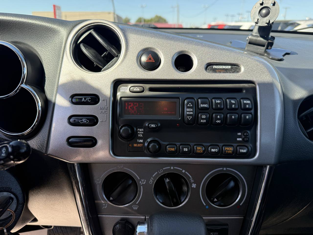Used 2005 Pontiac Vibe w/ Power Group Value Package FWD image 17