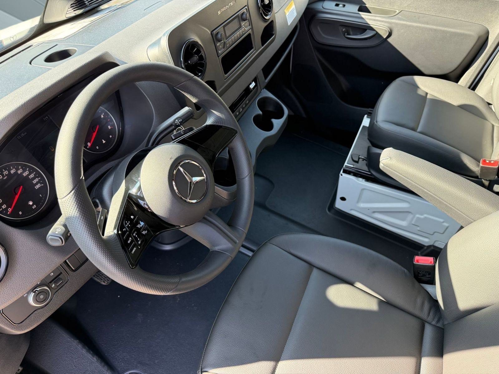 New 2025 Mercedes-Benz Sprinter 2500 image 4
