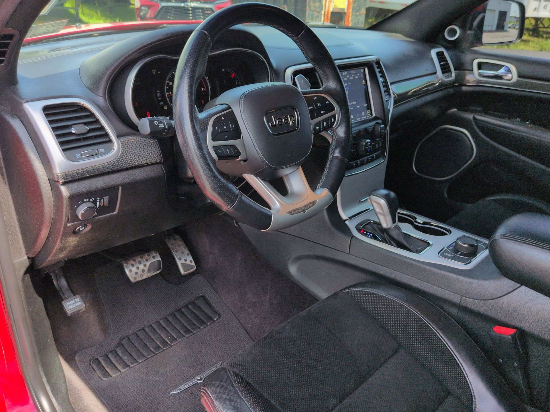 Used 2018 Jeep Grand Cherokee Trackhawk AWD/4WD image 10